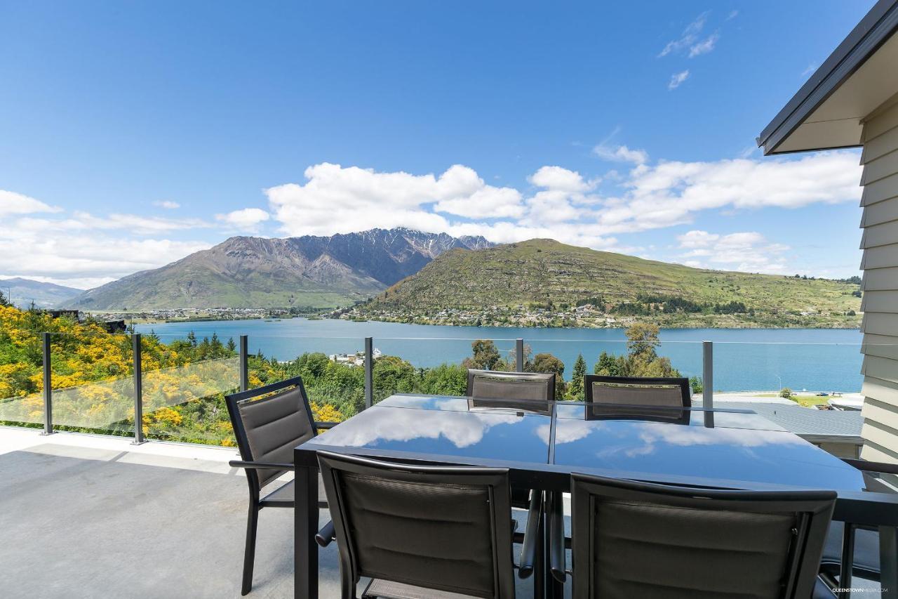 Okataina - Means Place Of Laughter, Luxury Retreat Villa ควีนส์ทาวน์ ภายนอก รูปภาพ